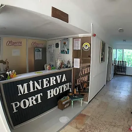 Hotel Minerva Port 3*