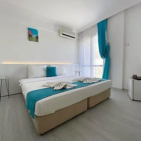 Hotel Minerva Port 3*